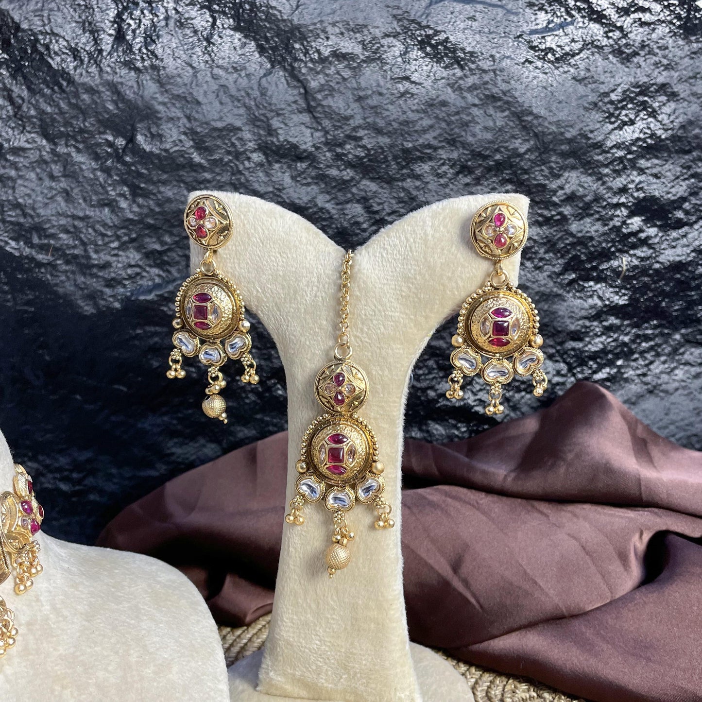 NOOR-E-DARBAR RAJWARI CHOKER