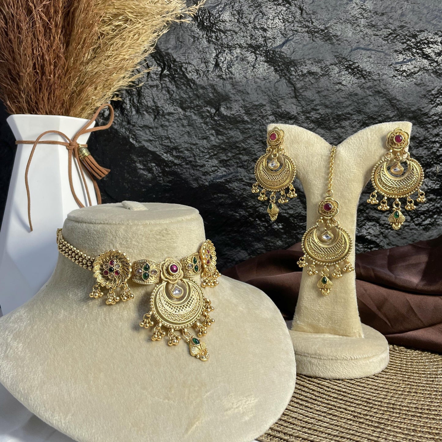 CHAND-BALI DARBAR RAJWARI CHOKER