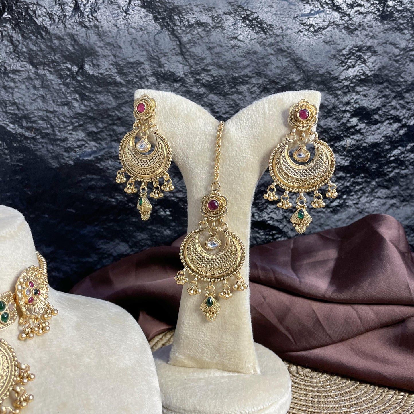 CHAND-BALI DARBAR RAJWARI CHOKER