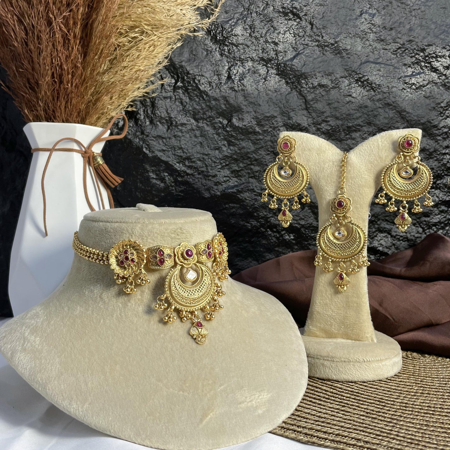 CHAND-BALI DARBAR RAJWARI CHOKER