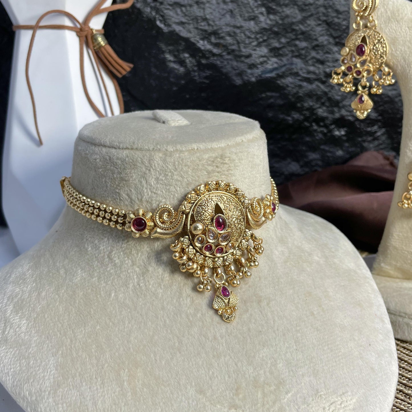 MAYUR-SHIKHA RAJWARI CHOKER