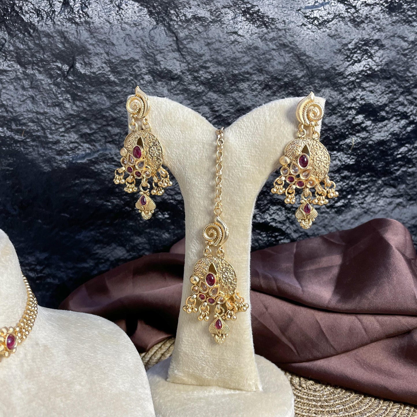 MAYUR-SHIKHA RAJWARI CHOKER