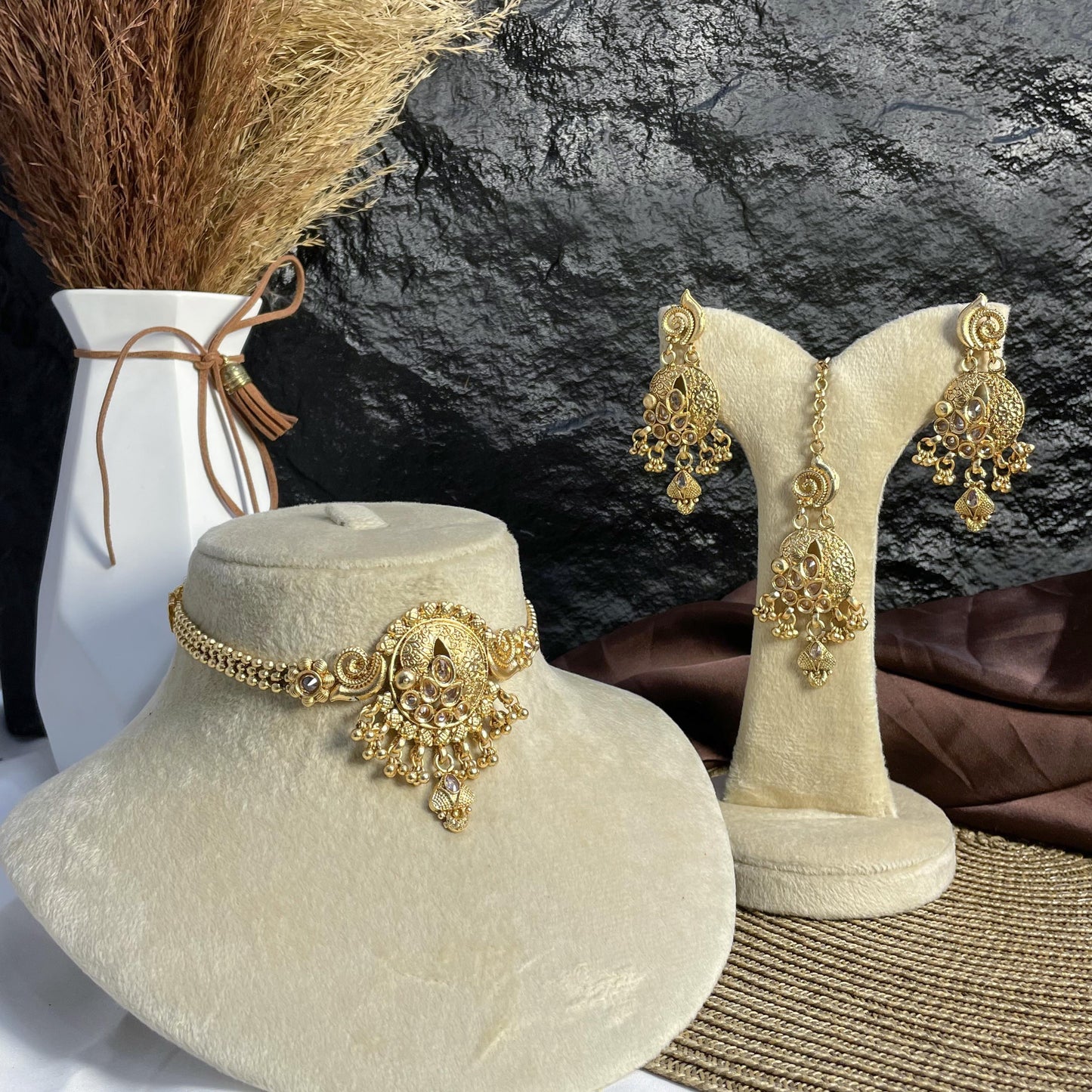 MAYUR-SHIKHA RAJWARI CHOKER