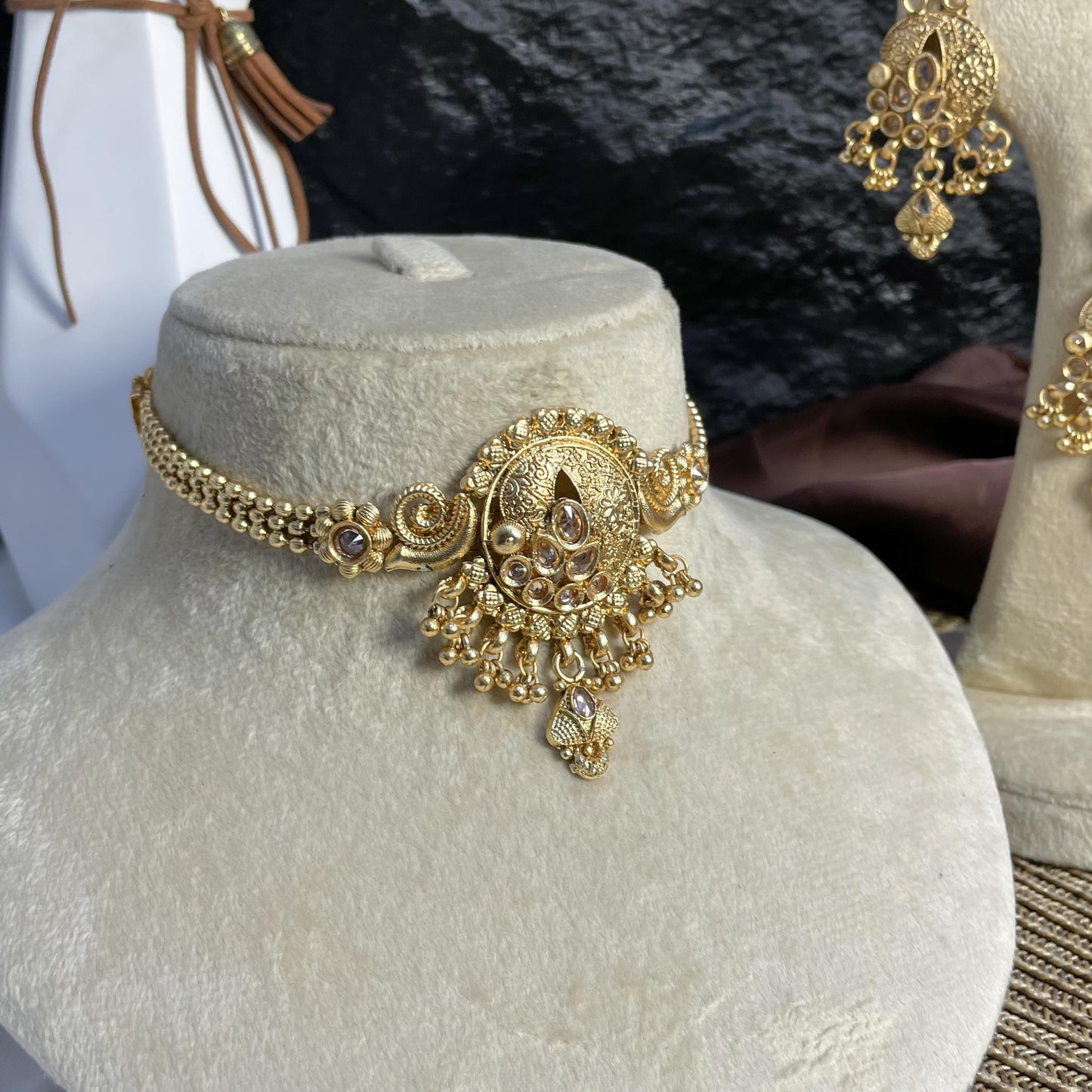 MAYUR-SHIKHA RAJWARI CHOKER