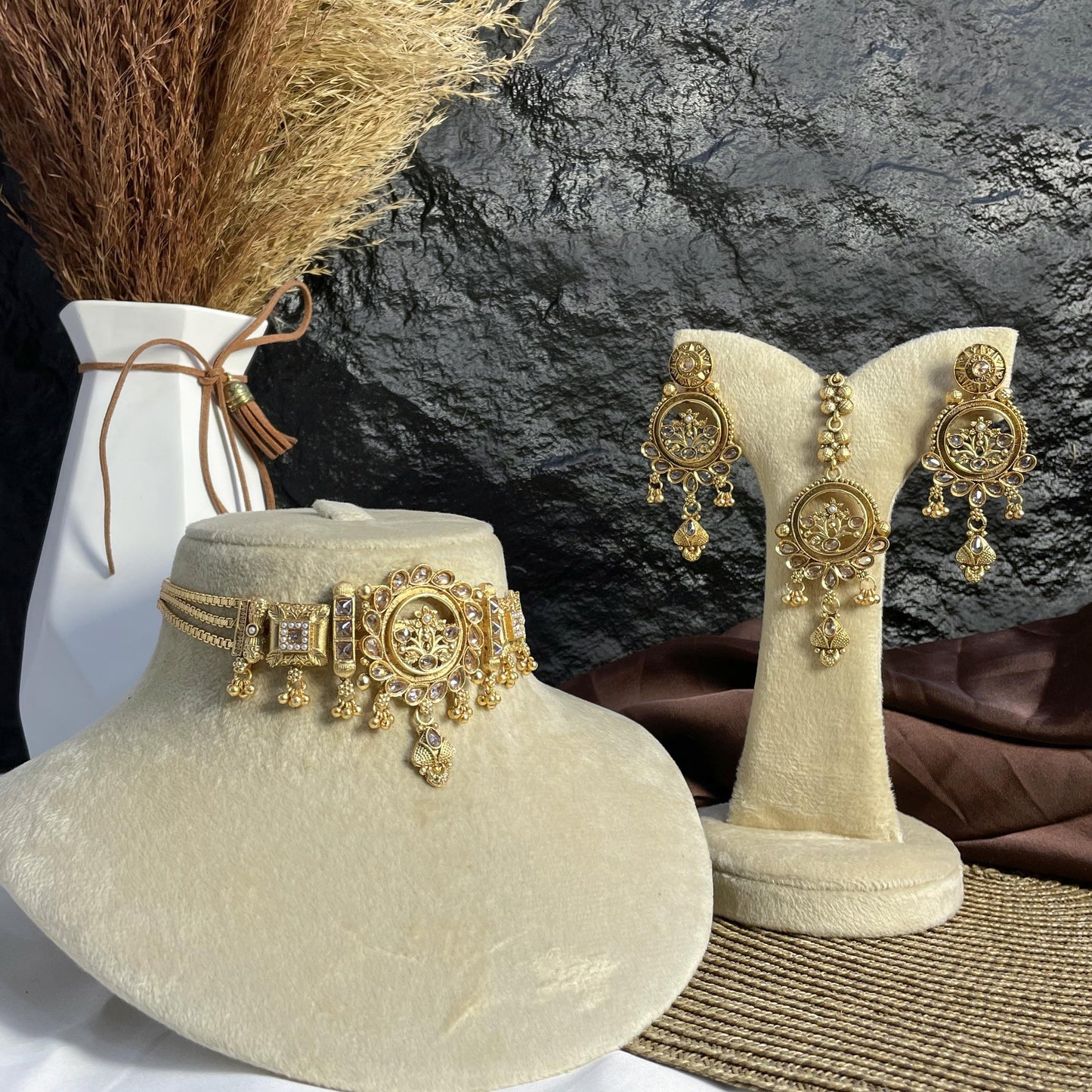DARBARI JHAROKHA RAJWARI CHOKER