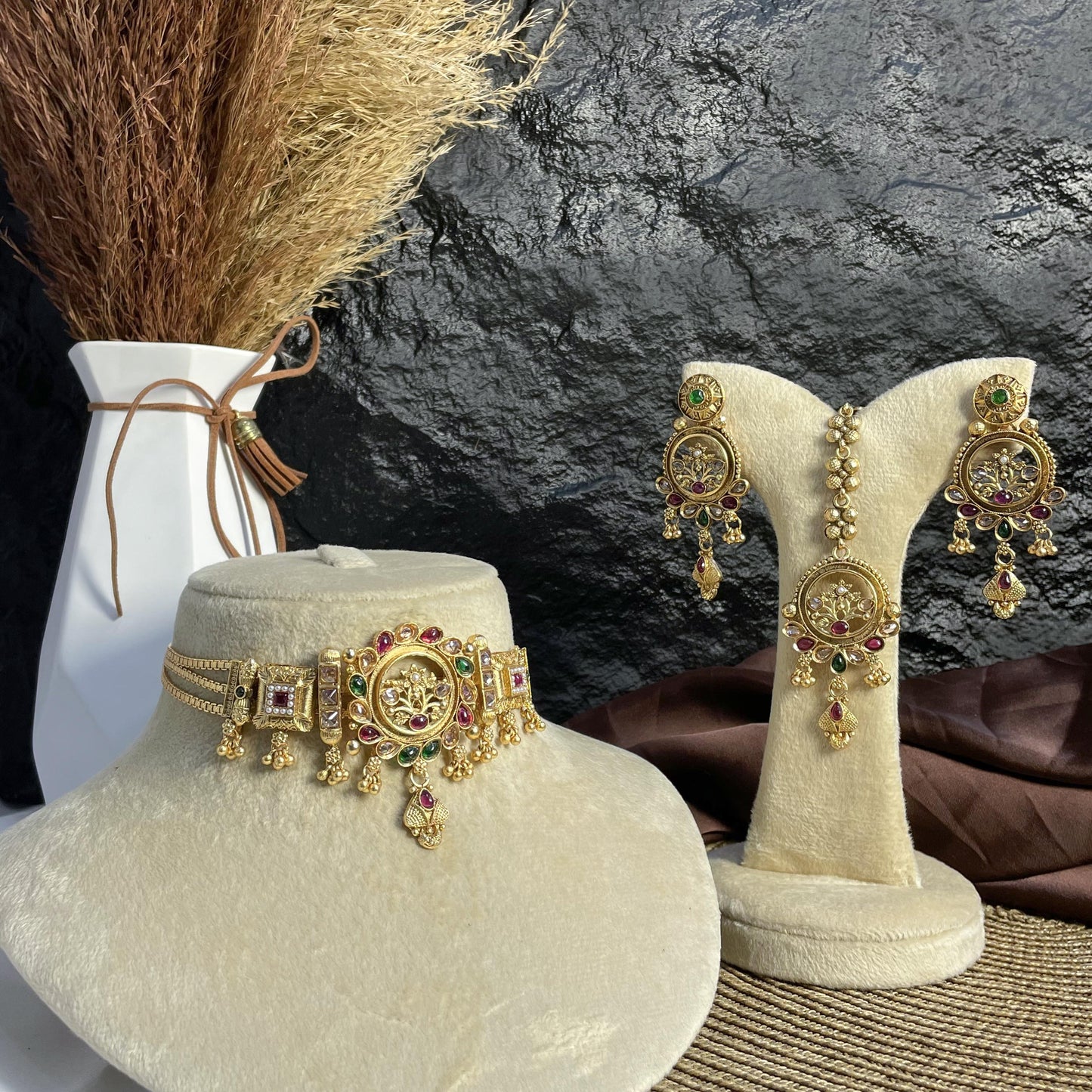DARBARI JHAROKHA RAJWARI CHOKER