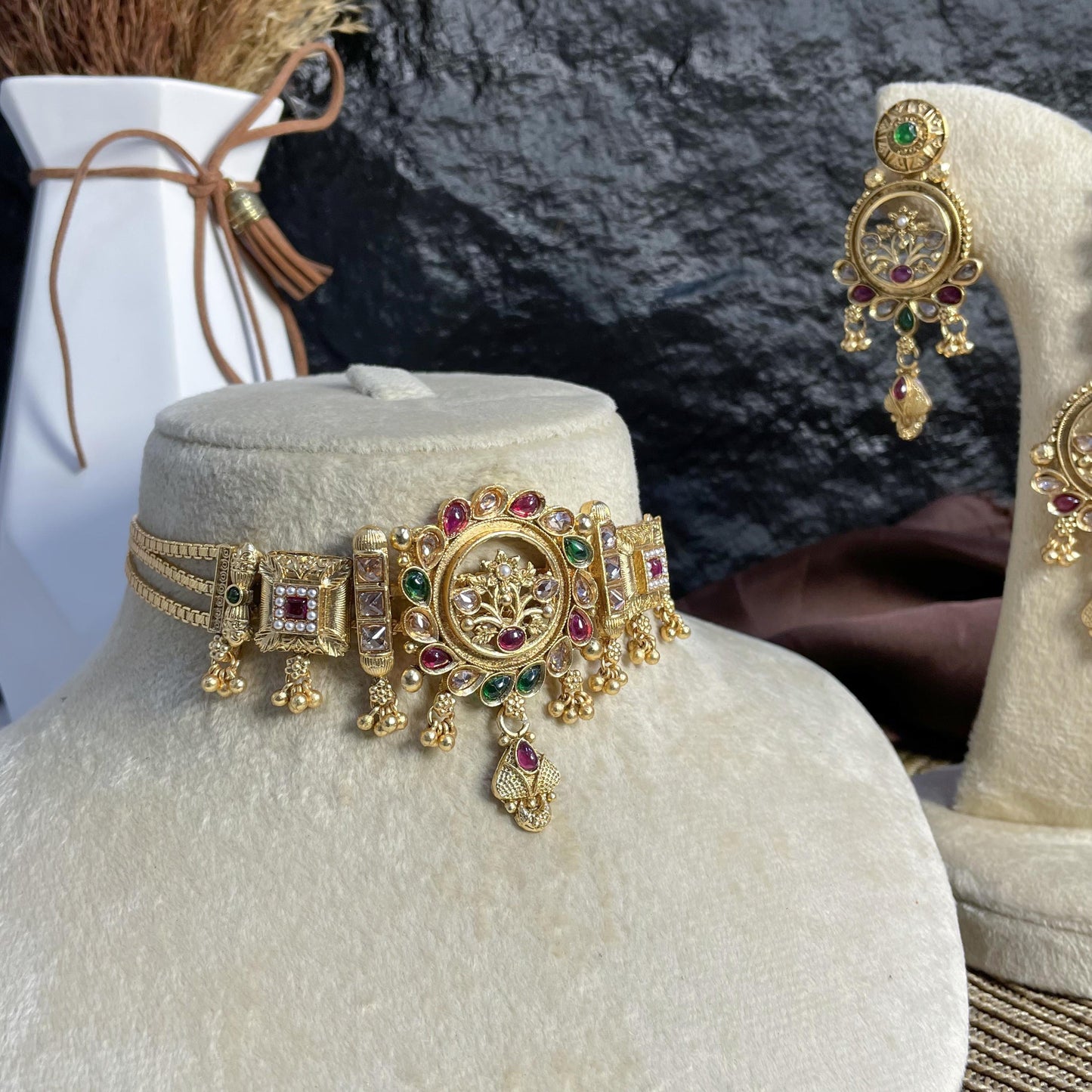 DARBARI JHAROKHA RAJWARI CHOKER