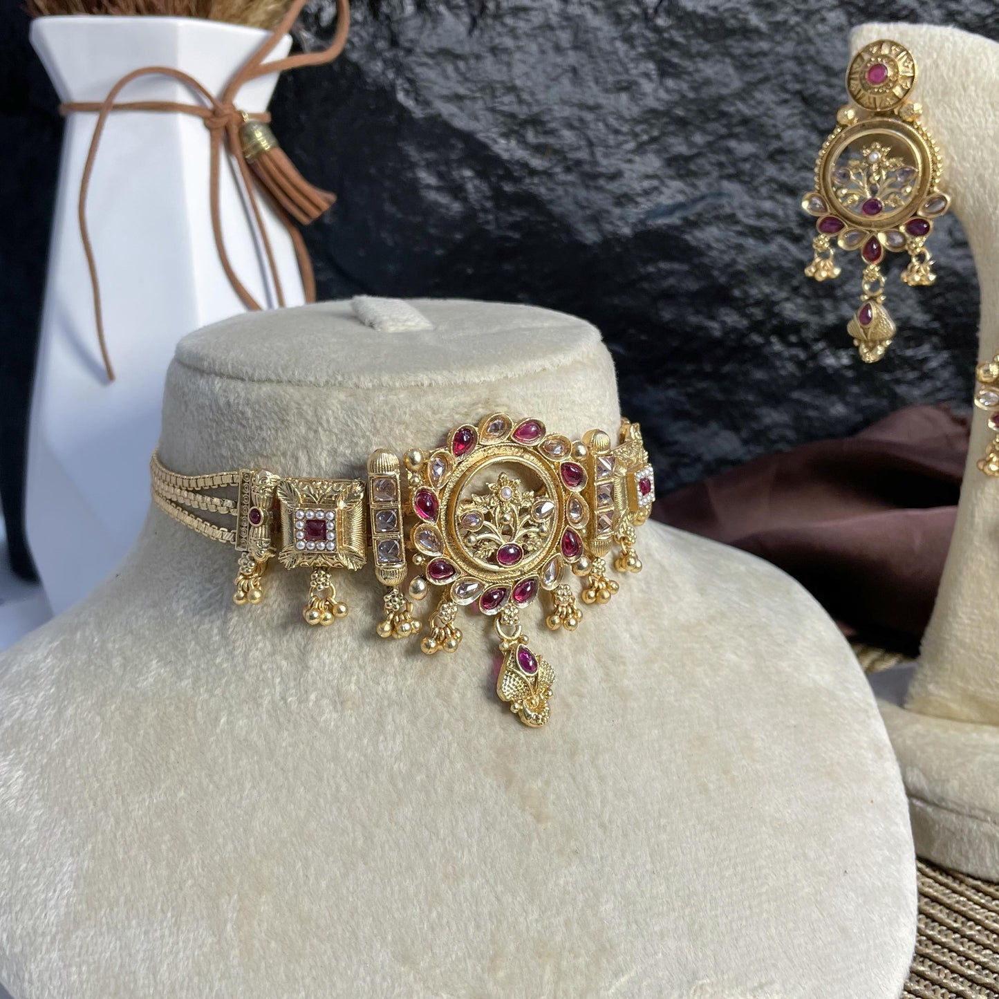 DARBARI JHAROKHA RAJWARI CHOKER