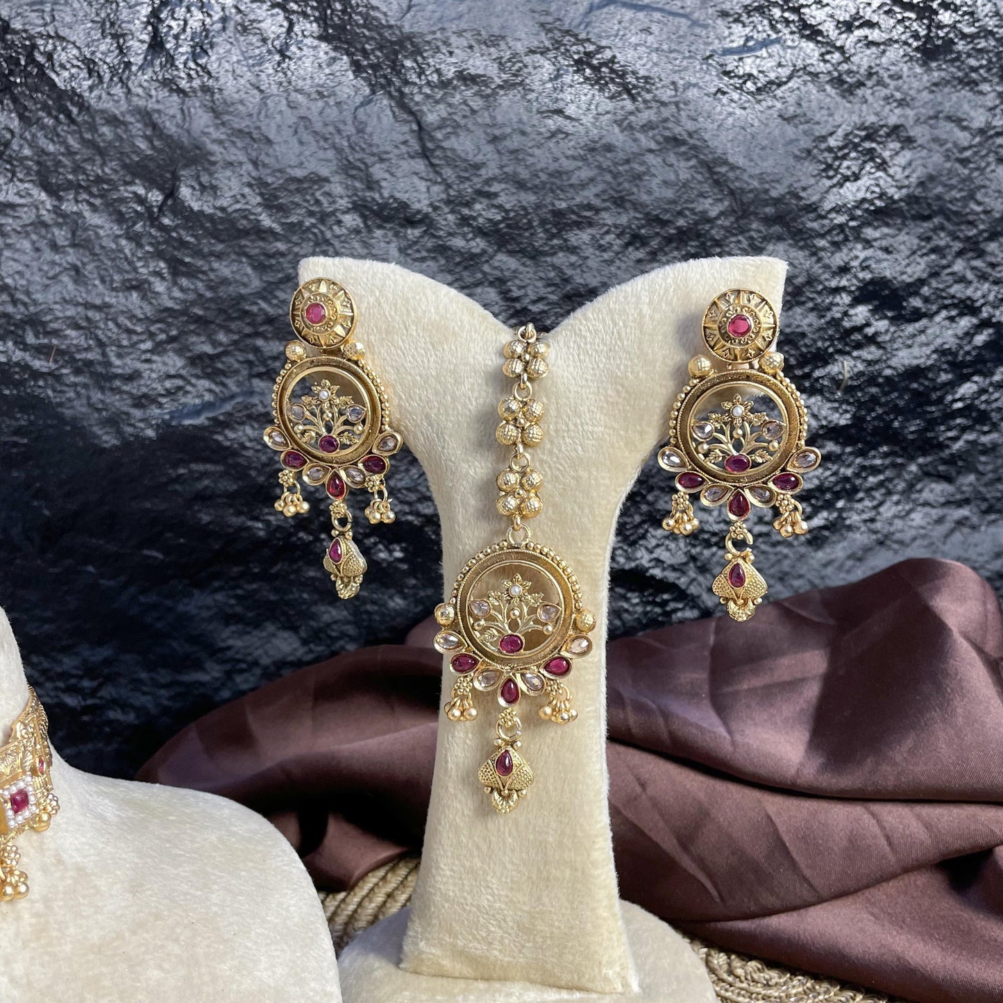 DARBARI JHAROKHA RAJWARI CHOKER