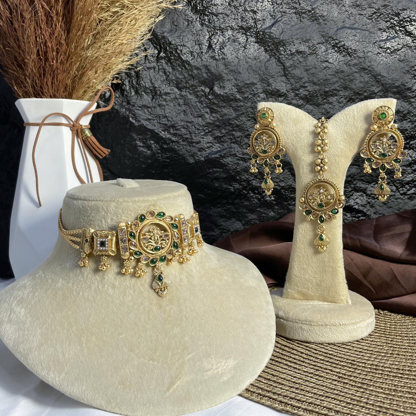 DARBARI JHAROKHA RAJWARI CHOKER