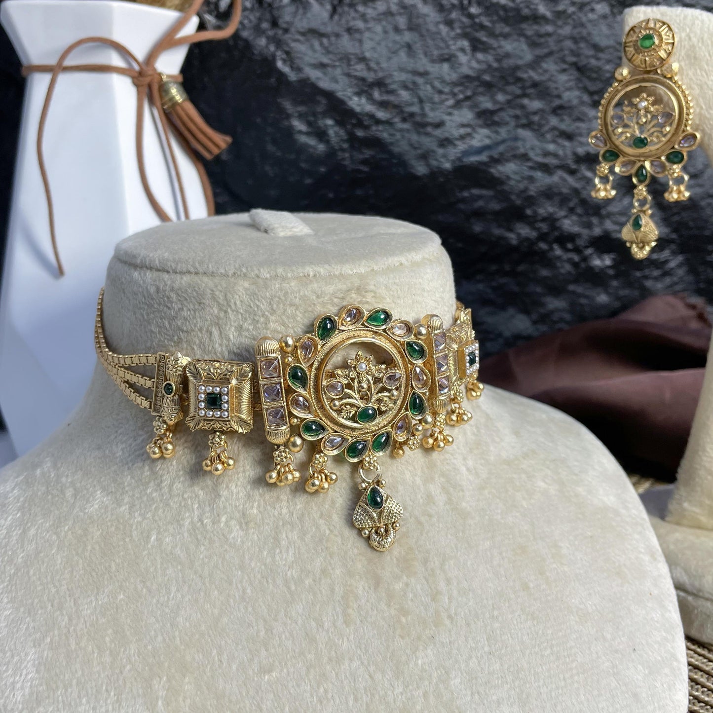 DARBARI JHAROKHA RAJWARI CHOKER