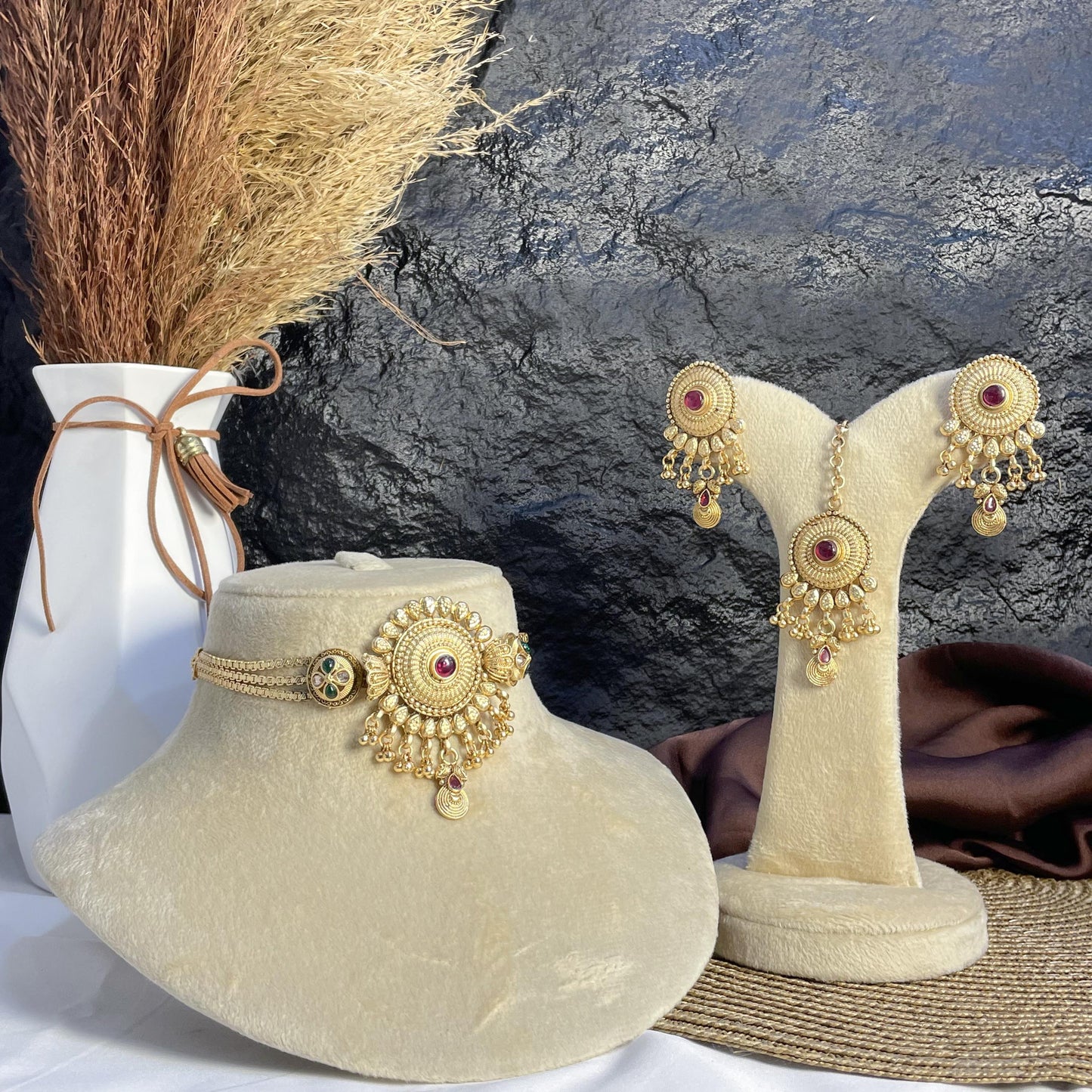 SHAHZADI RAJWARI CHOKER