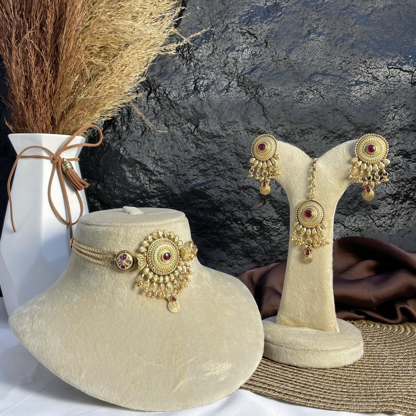 SHAHZADI RAJWARI CHOKER