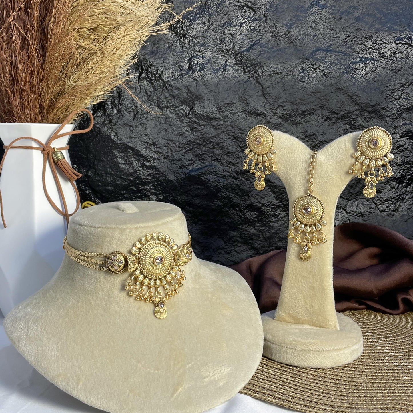 SHAHZADI RAJWARI CHOKER