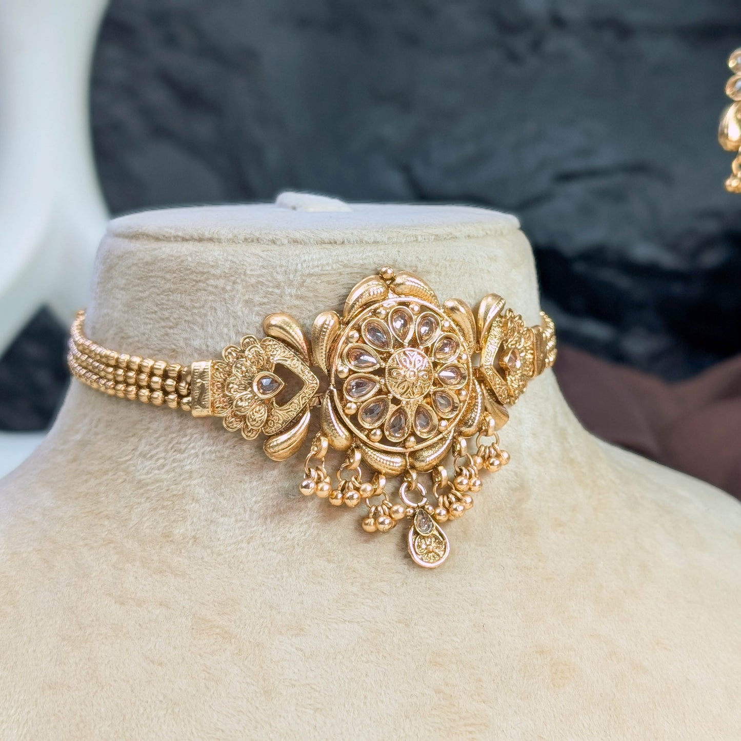 Gul-e-noor rajwari choker