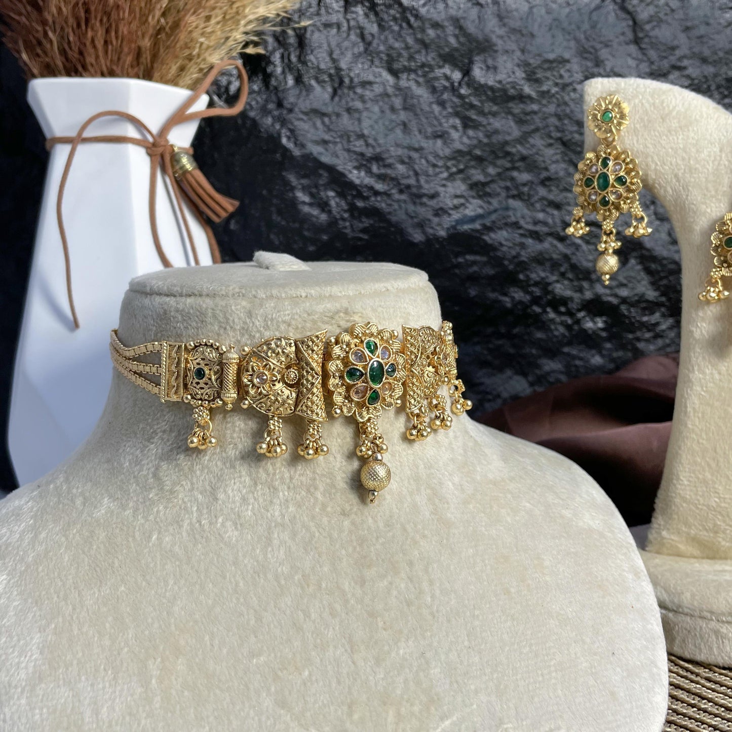 KANWAL-KALI RAJWARI CHOKER