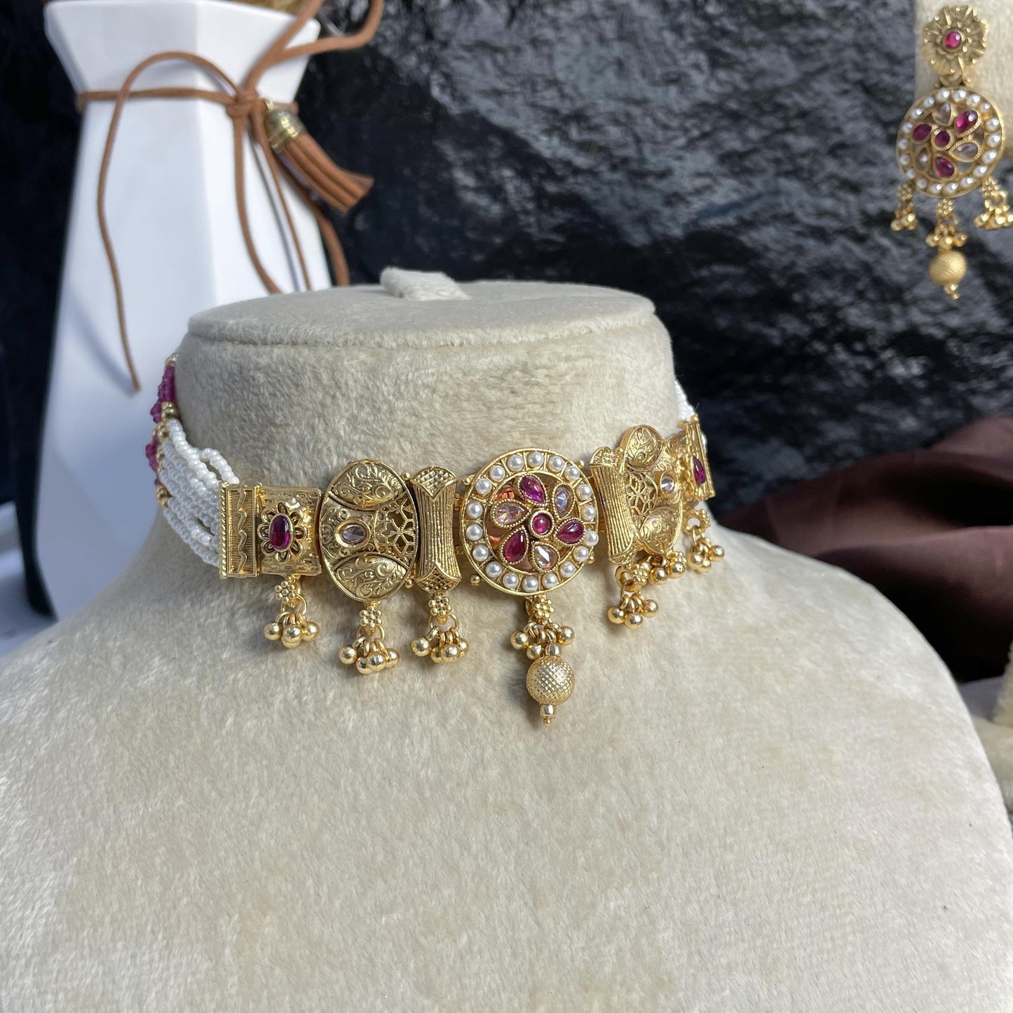 MOTI-MAAL RAJWARI CHOKER
