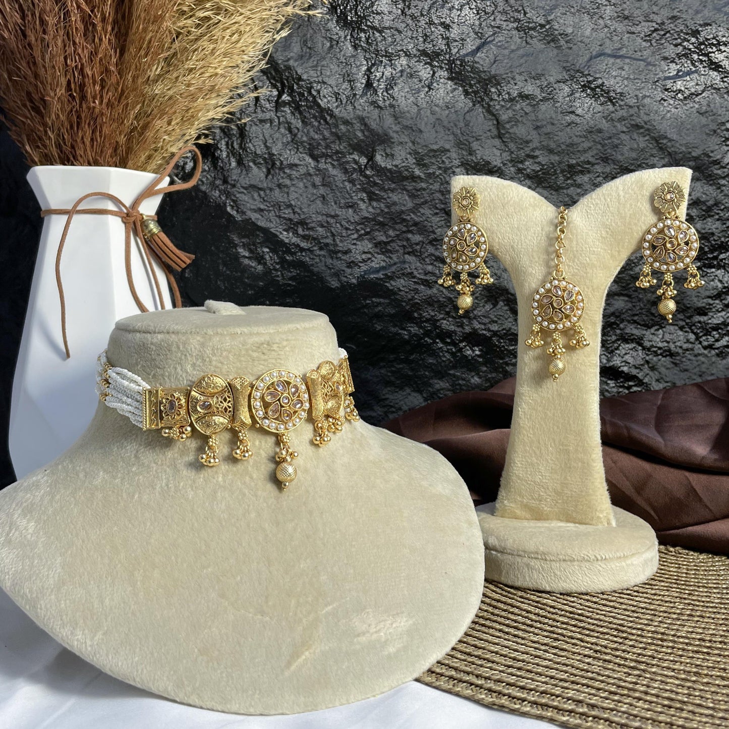 MOTI-MAAL RAJWARI CHOKER