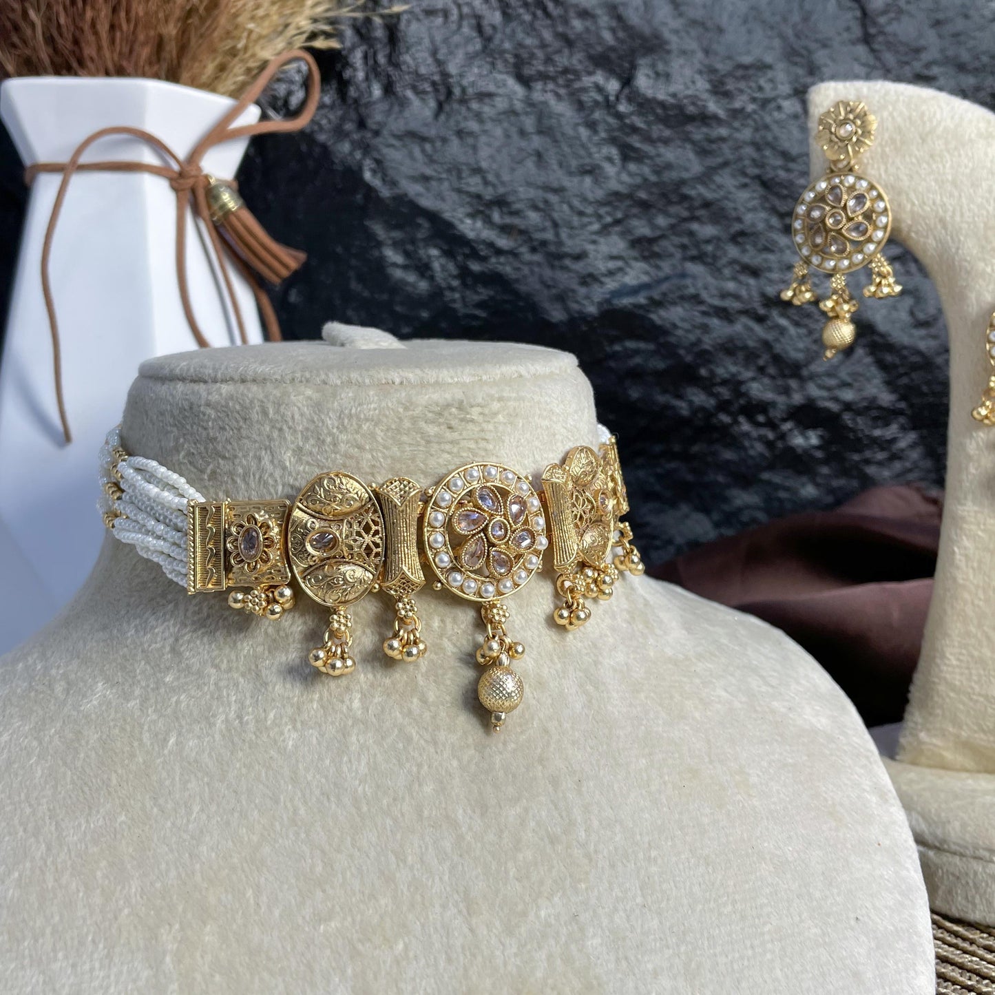 MOTI-MAAL RAJWARI CHOKER