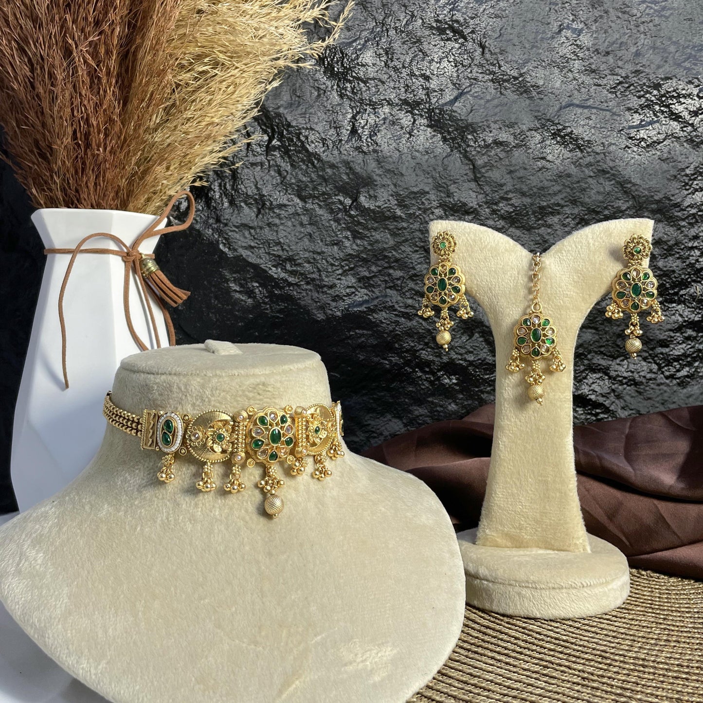 SHAHI-GUL RAJWARI CHOKER