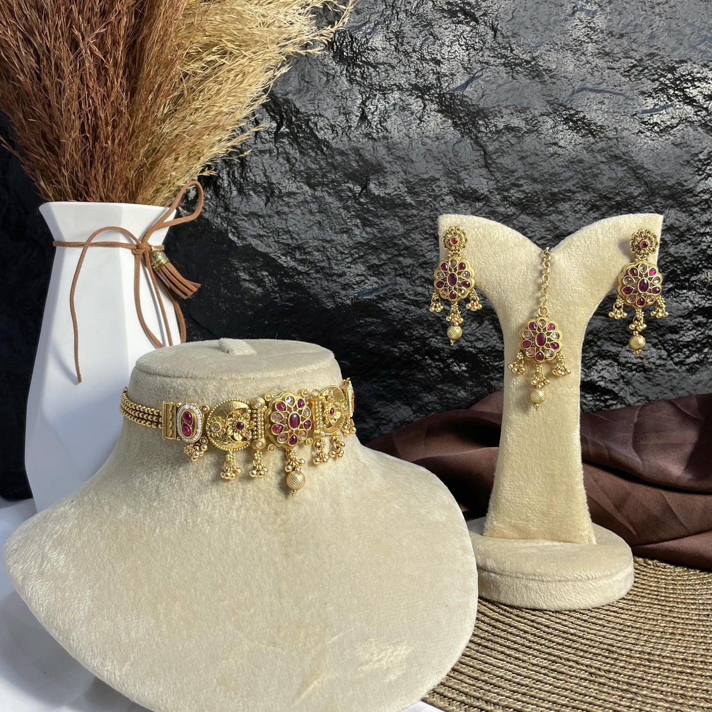 SHAHI-GUL RAJWARI CHOKER