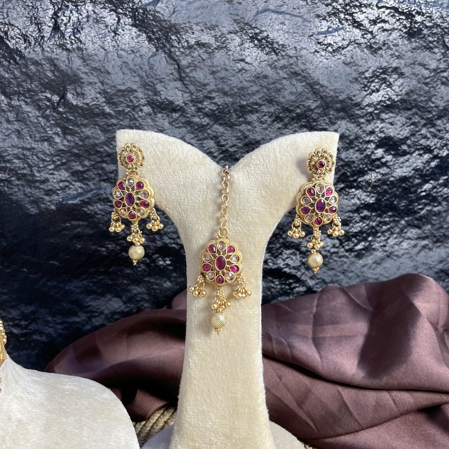 SHAHI-GUL RAJWARI CHOKER