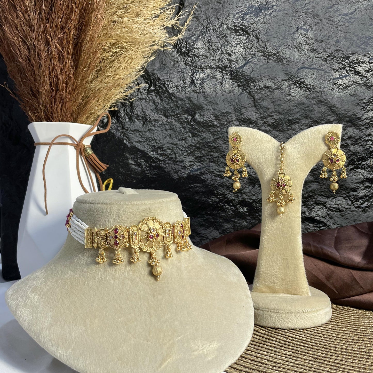 MOTI-HAAR DARBAR RAJWARI CHOKER