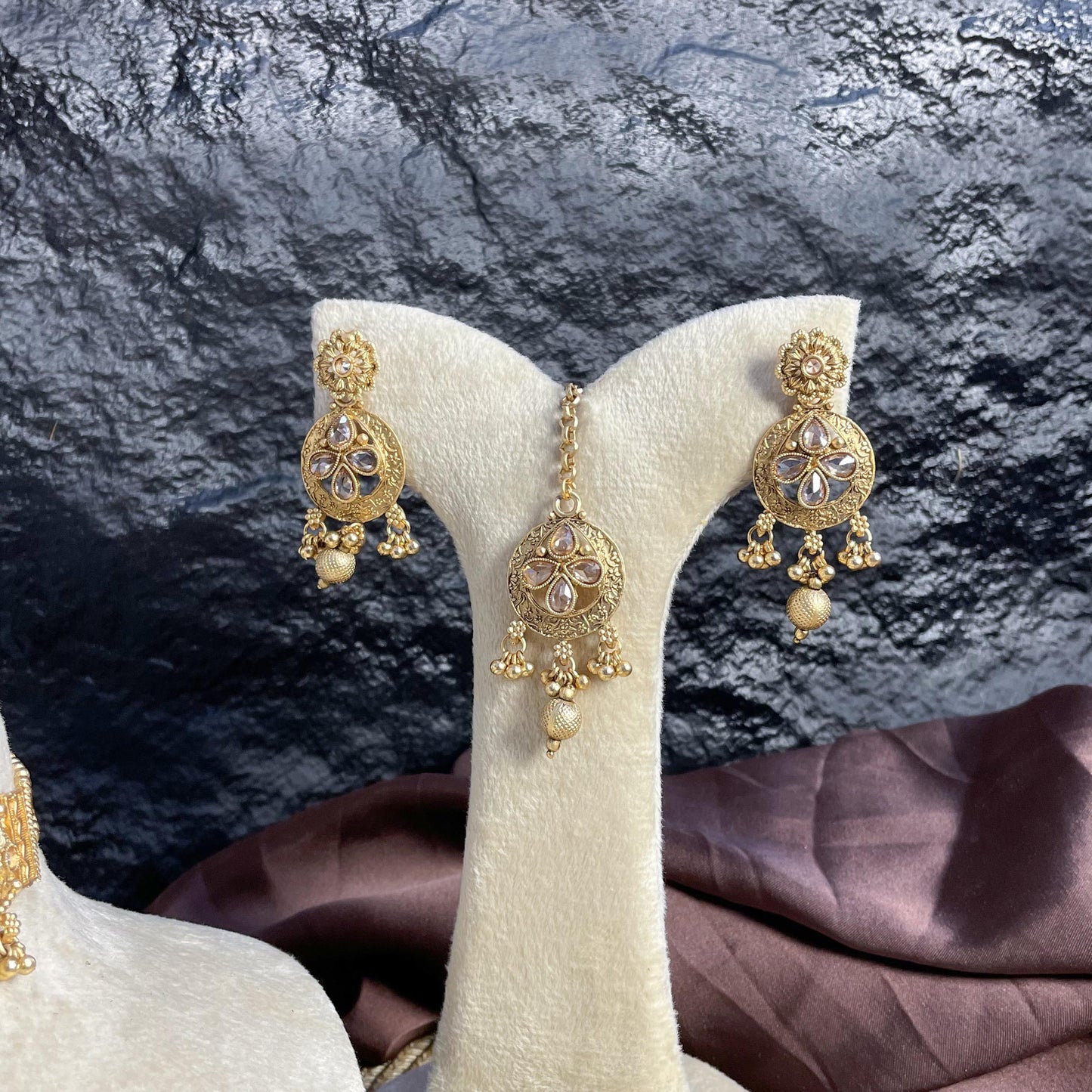 GUL-E-KHAS RAJWARI CHOKER