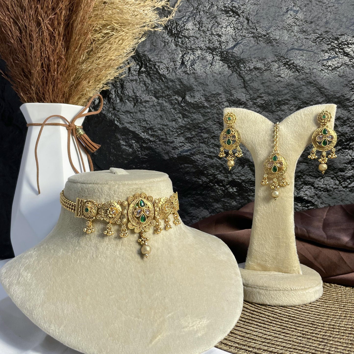 GUL-E-KHAS RAJWARI CHOKER