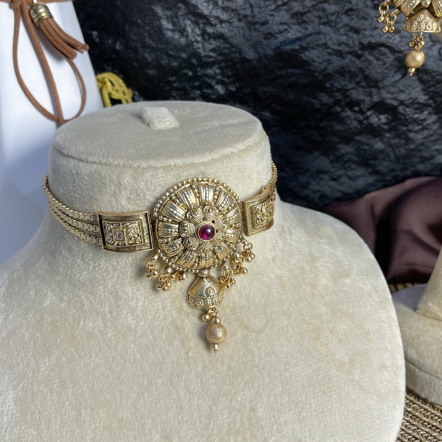 MAHARAJA JHUMKA RAJWARI CHOKER