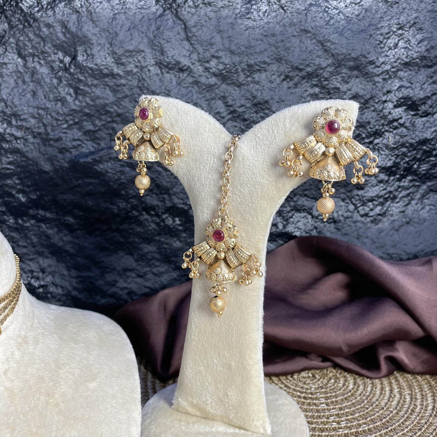 MAHARAJA JHUMKA RAJWARI CHOKER