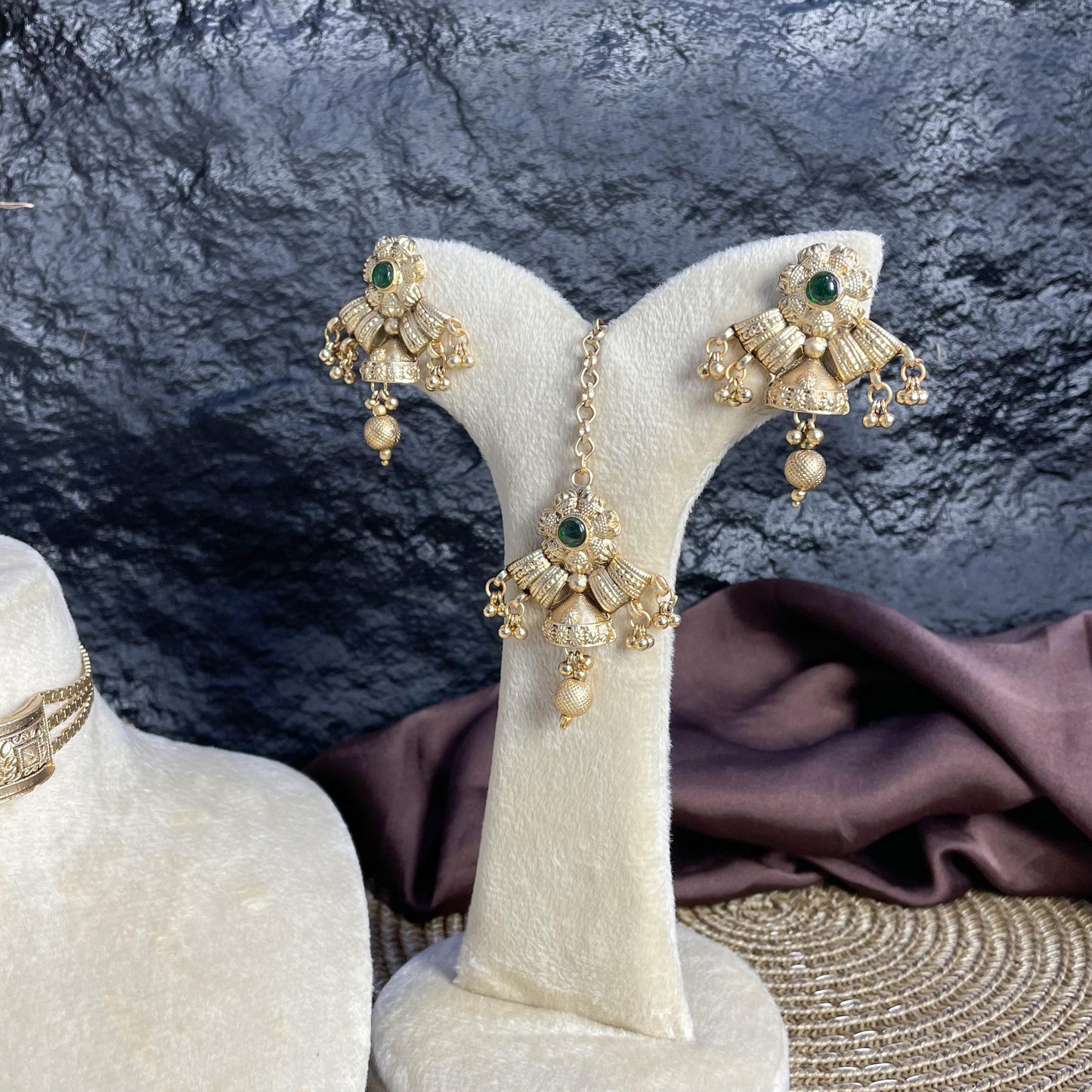 MAHARAJA JHUMKA RAJWARI CHOKER
