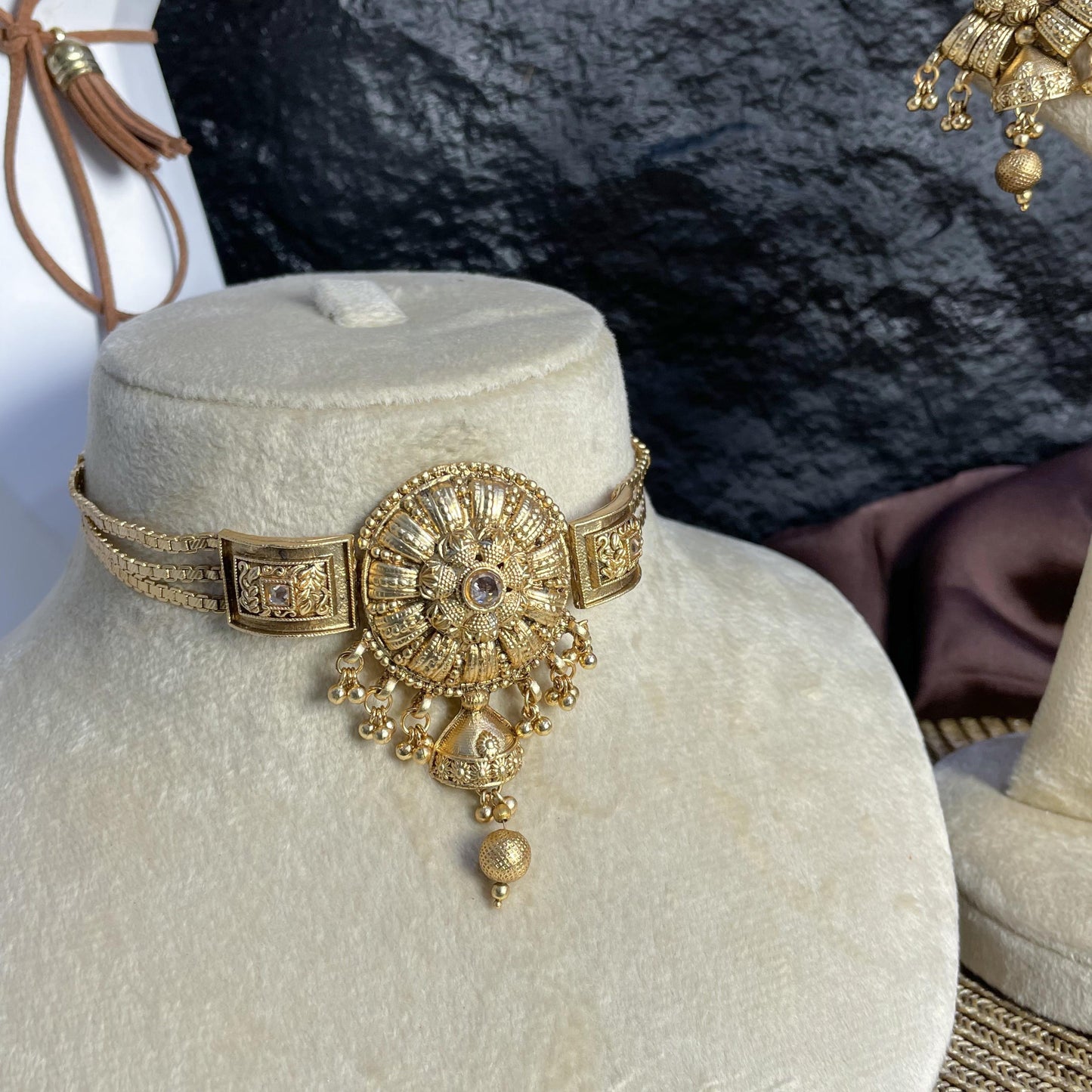 MAHARAJA JHUMKA RAJWARI CHOKER