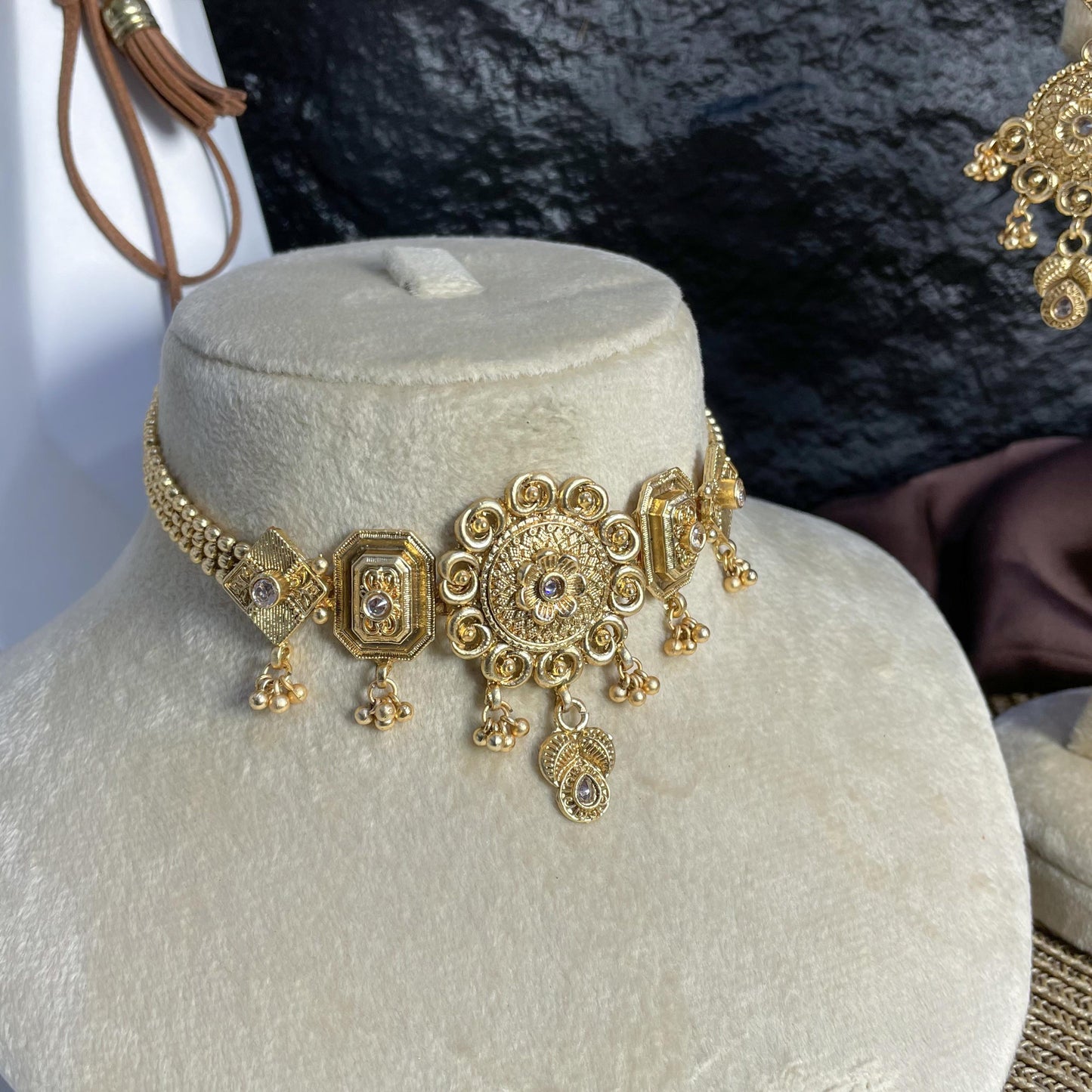 MANDALA FILIGREE RAJWARI CHOKER