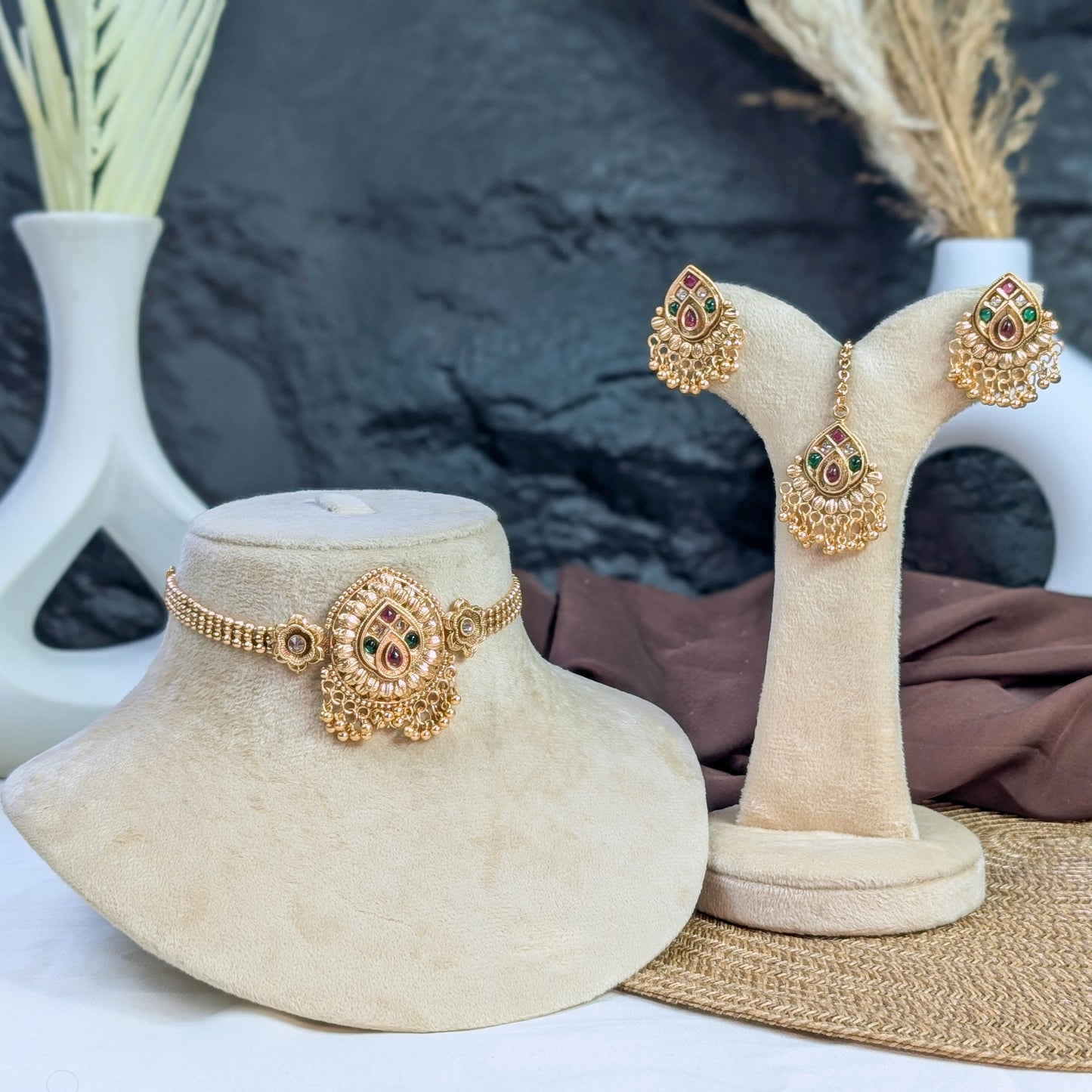 Chandan-van rajwari choker