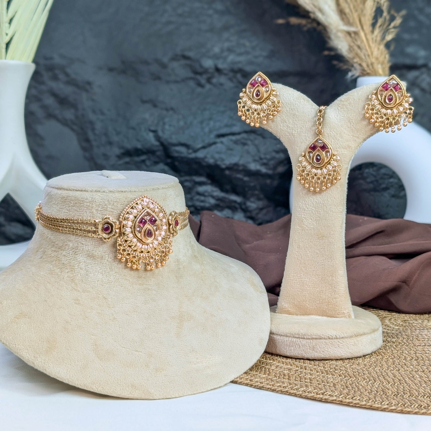 Chandan-van rajwari choker