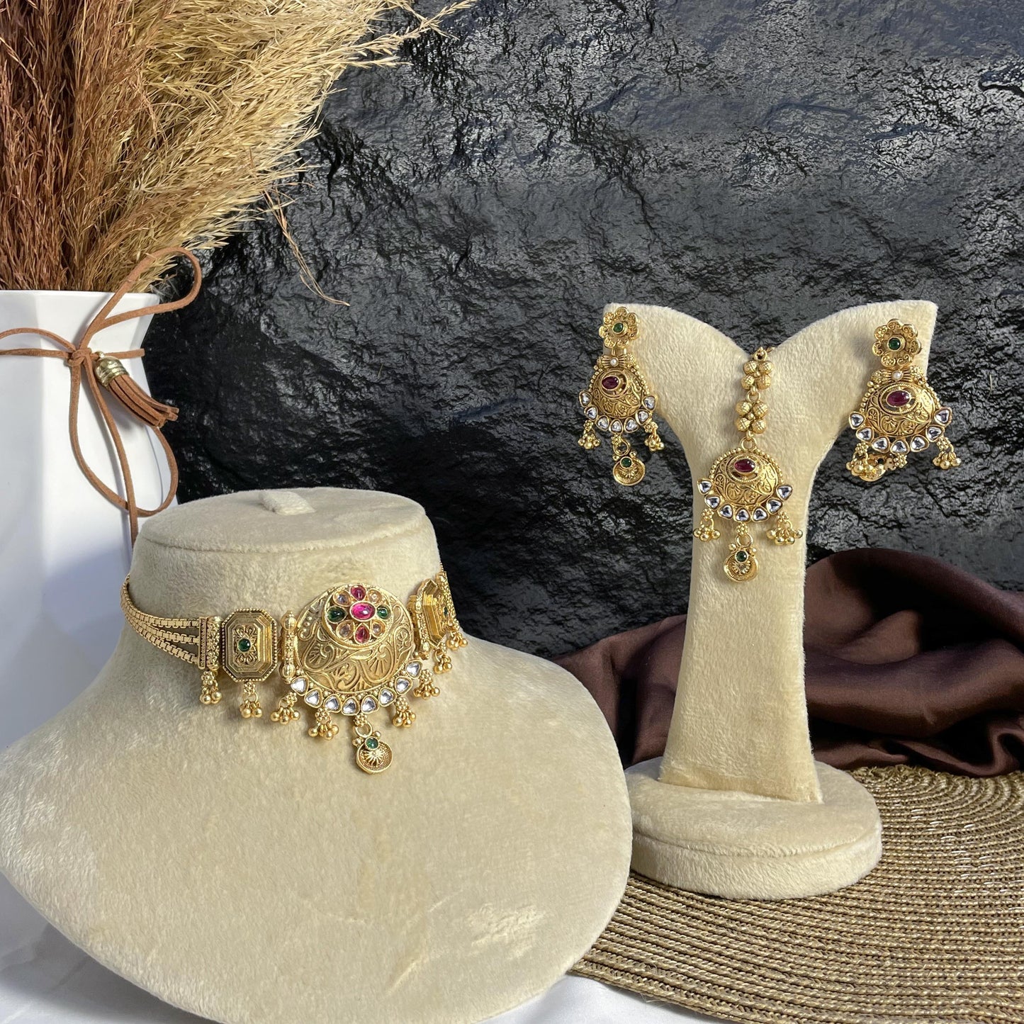 MEHAK GULAB RAJWARI CHOKER