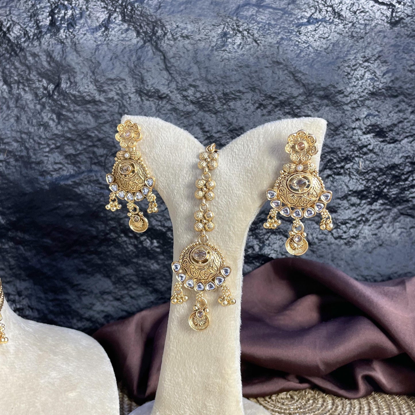 MEHAK GULAB RAJWARI CHOKER