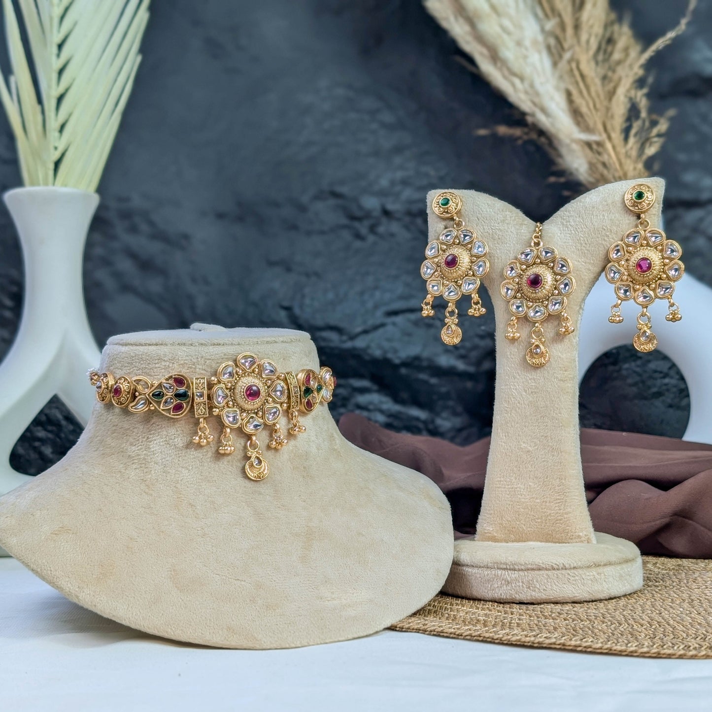 Padma-vati rajwari choker