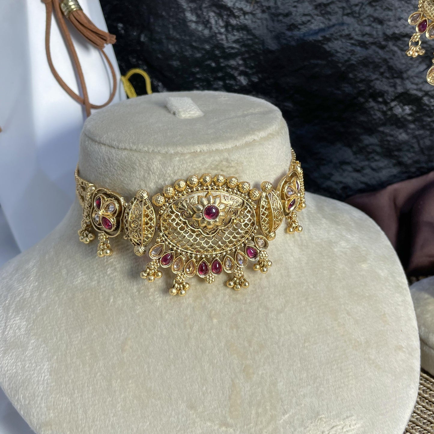 MAYUR PANKH RAJWARI CHOKER