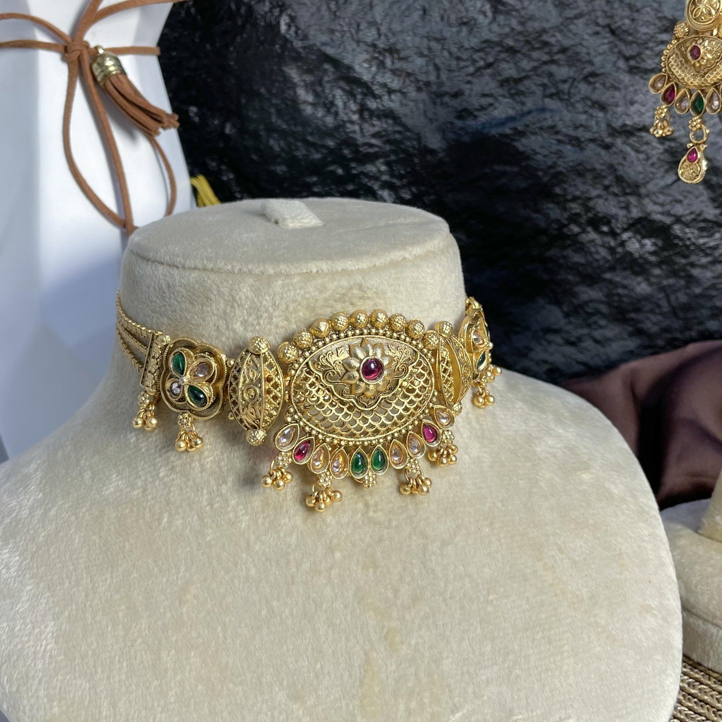 MAYUR PANKH RAJWARI CHOKER