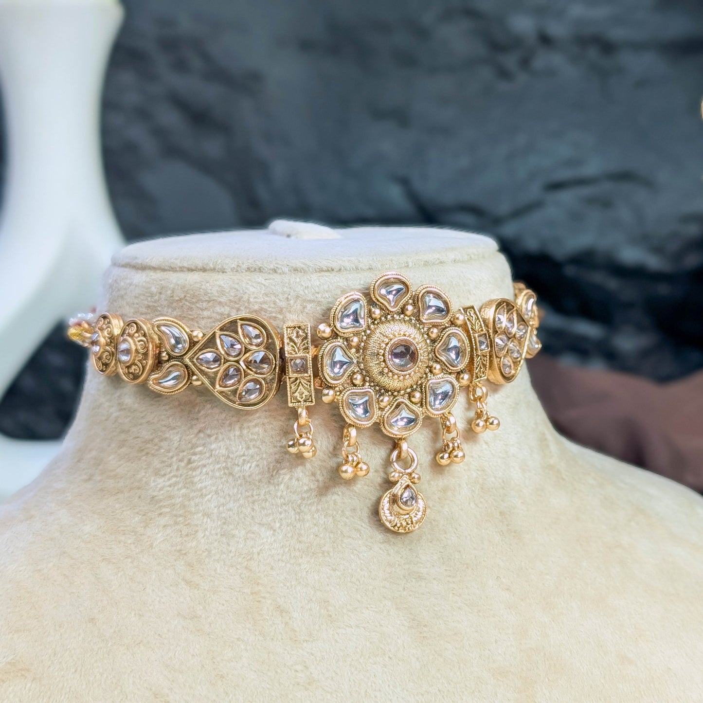 Padma-vati rajwari choker