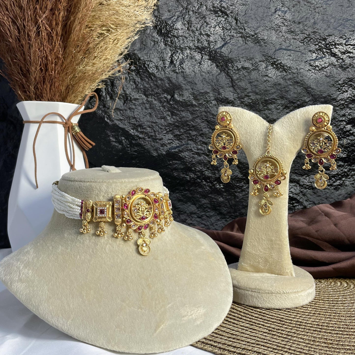 MOTI-MALA RAJWARI CHOKER
