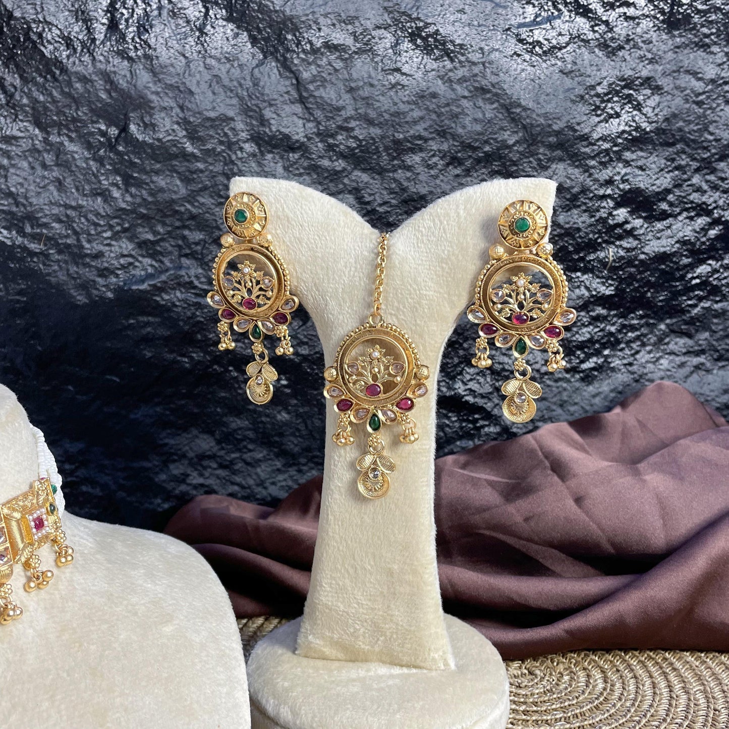 MOTI-MALA RAJWARI CHOKER