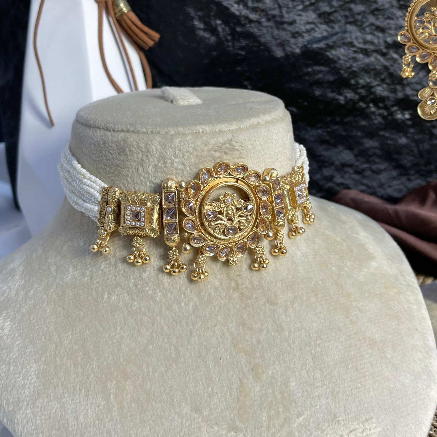 MOTI-MALA RAJWARI CHOKER