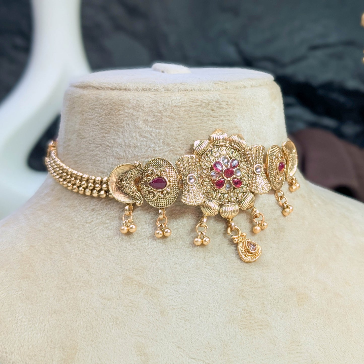 Shahi darbar rajwari choker