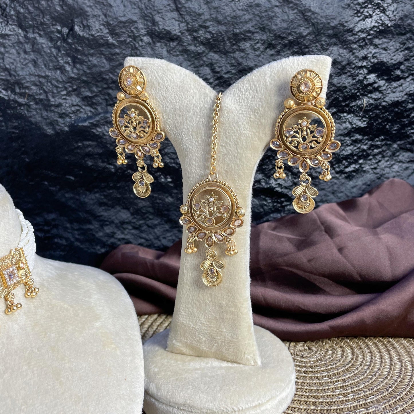 MOTI-MALA RAJWARI CHOKER