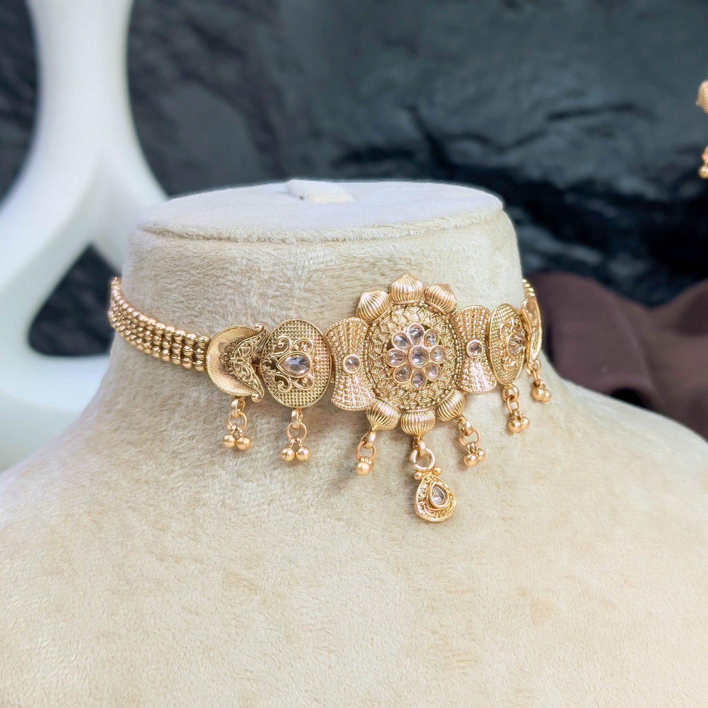 Shahi darbar rajwari choker