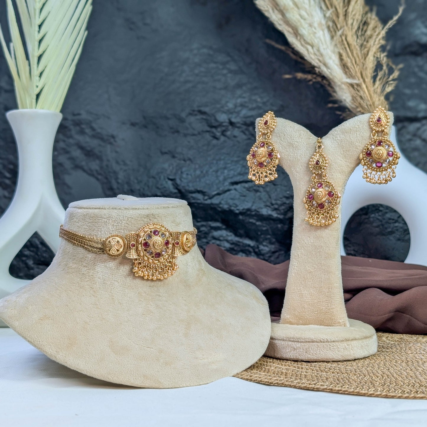 Ratan-jyoti rajwari choker