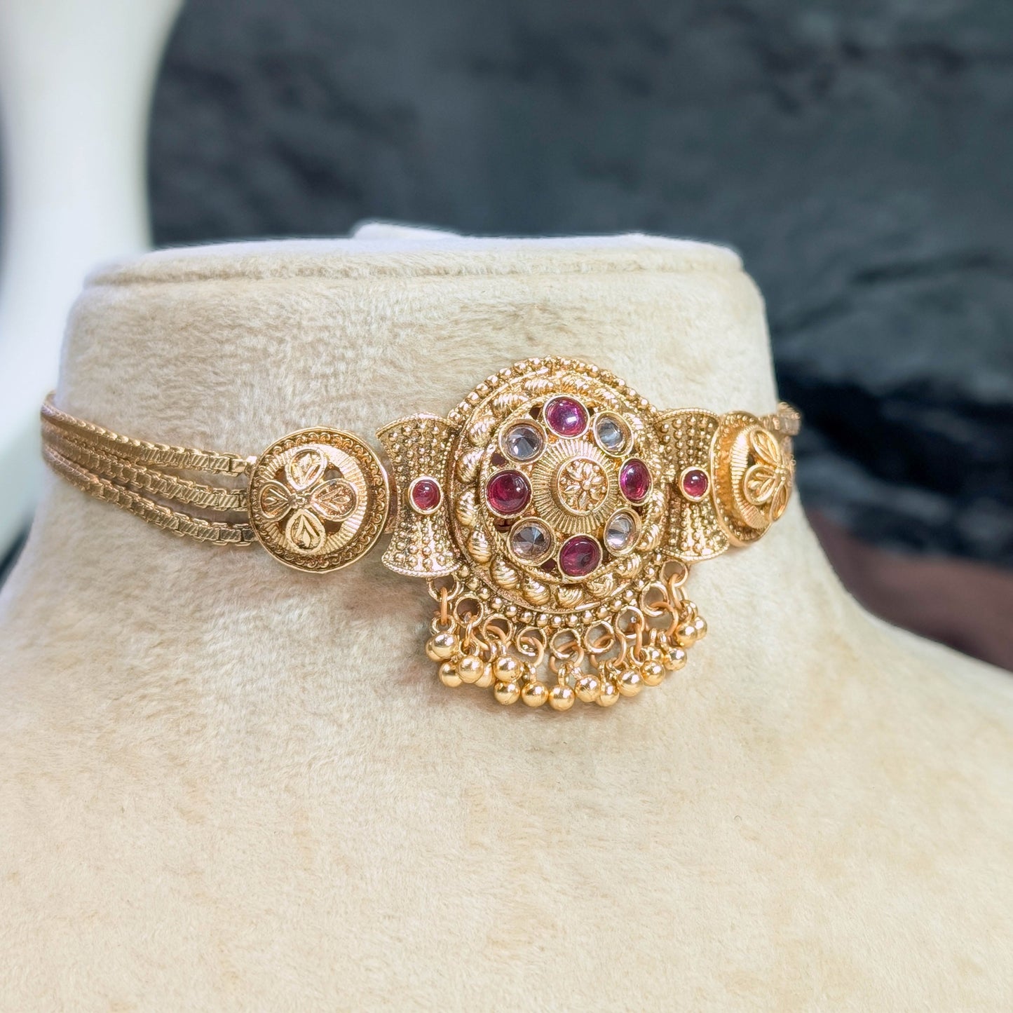 Ratan-jyoti rajwari choker